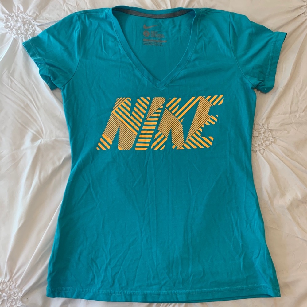 Nike tee